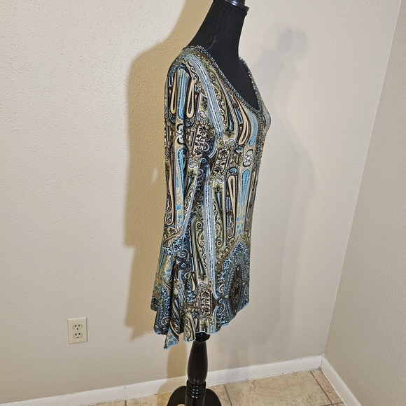 Elegant Paisley Print Women's Top - Picture 5 of 7